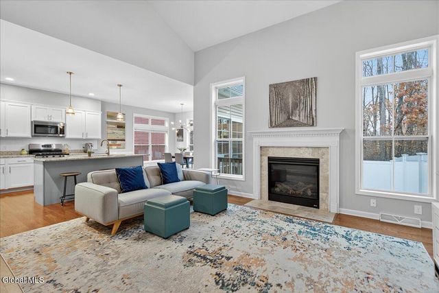 8A Macoun Drive, Halfmoon, NY 12065