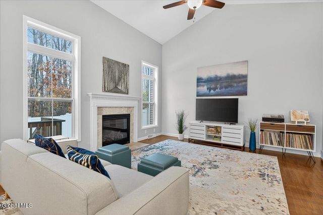 8A Macoun Drive, Halfmoon, NY 12065