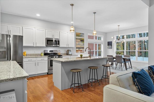 8A Macoun Drive, Halfmoon, NY 12065