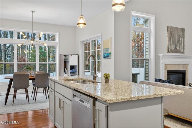 8A Macoun Drive, Halfmoon, NY 12065