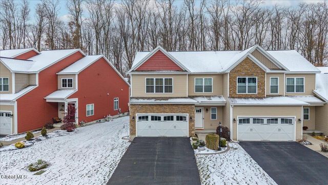 8A Macoun Drive, Halfmoon, NY 12065