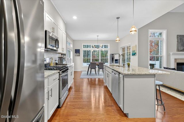 8A Macoun Drive, Halfmoon, NY 12065