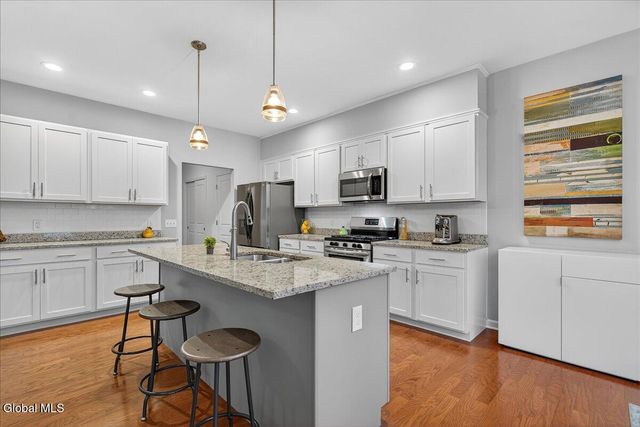 8A Macoun Drive, Halfmoon, NY 12065