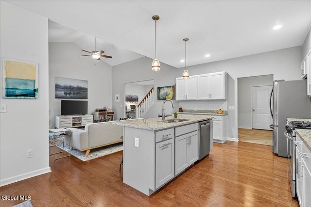 8A Macoun Drive, Halfmoon, NY 12065