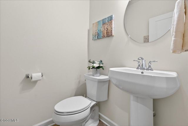 8A Macoun Drive, Halfmoon, NY 12065