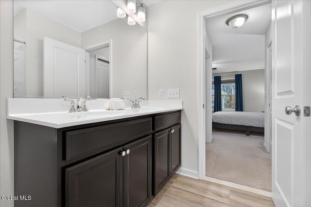 8A Macoun Drive, Halfmoon, NY 12065