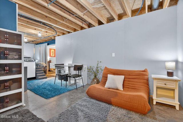 8A Macoun Drive, Halfmoon, NY 12065