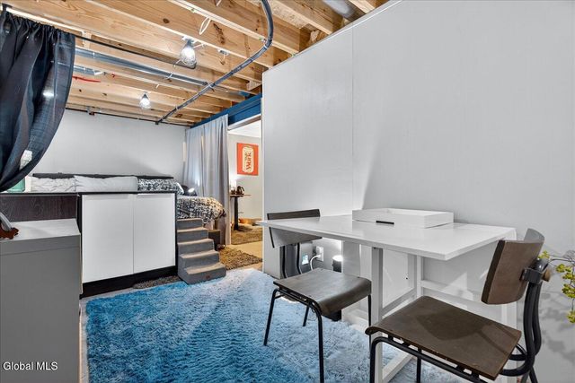 8A Macoun Drive, Halfmoon, NY 12065