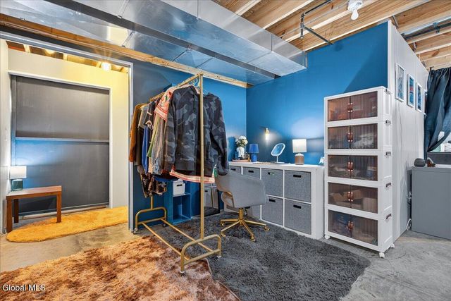 8A Macoun Drive, Halfmoon, NY 12065