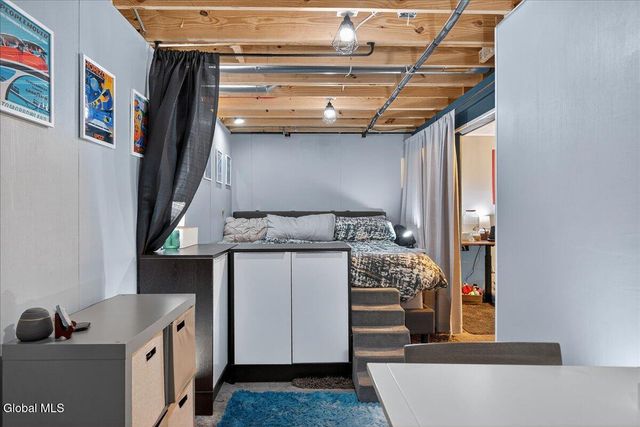 8A Macoun Drive, Halfmoon, NY 12065