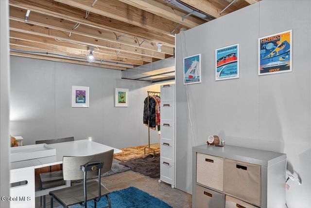 8A Macoun Drive, Halfmoon, NY 12065