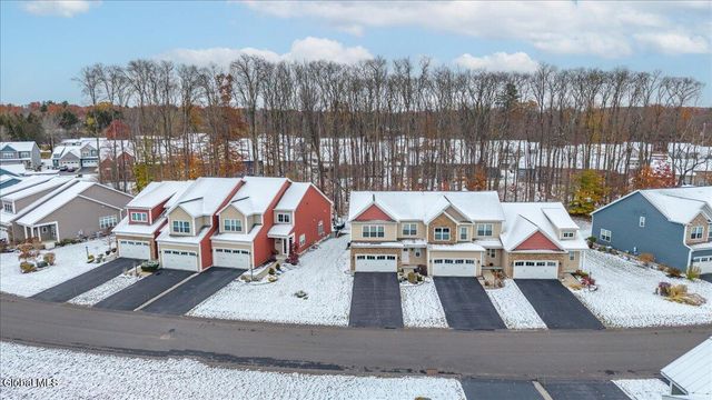 8A Macoun Drive, Halfmoon, NY 12065