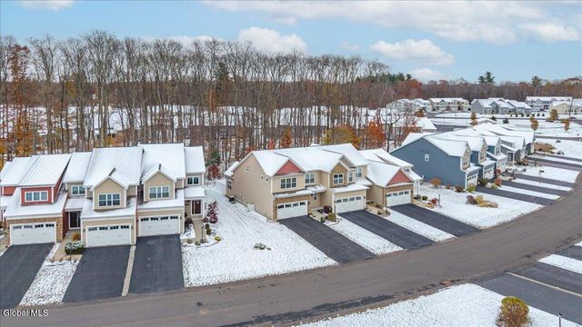 8A Macoun Drive, Halfmoon, NY 12065