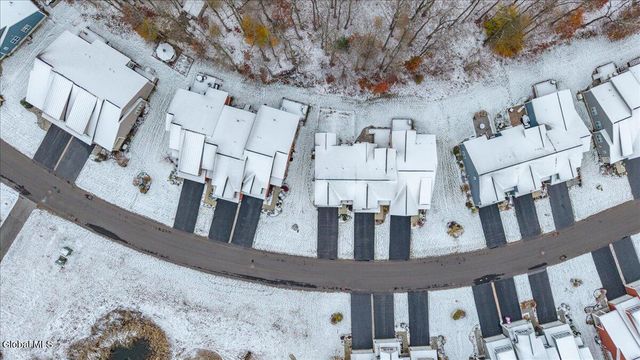 8A Macoun Drive, Halfmoon, NY 12065