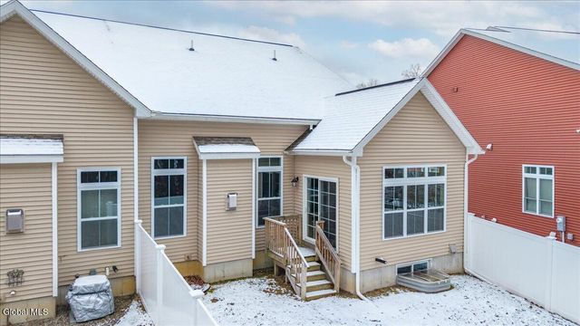 8A Macoun Drive, Halfmoon, NY 12065