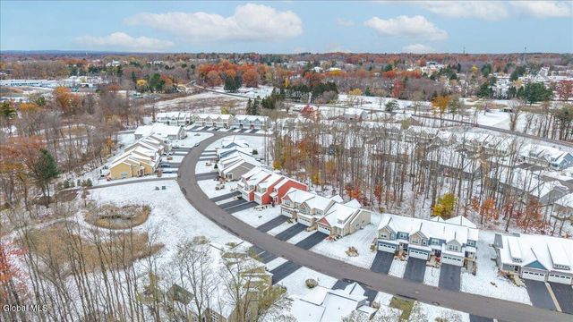 8A Macoun Drive, Halfmoon, NY 12065