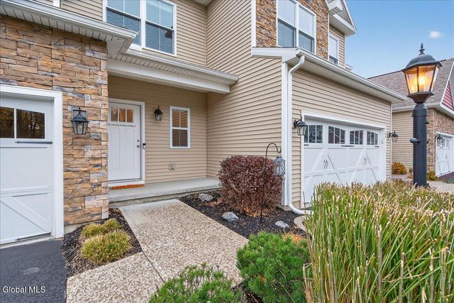 8A Macoun Drive, Halfmoon, NY 12065