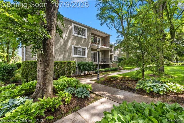 1113 N Old Woodward Avenue 34, Birmingham, MI 48009