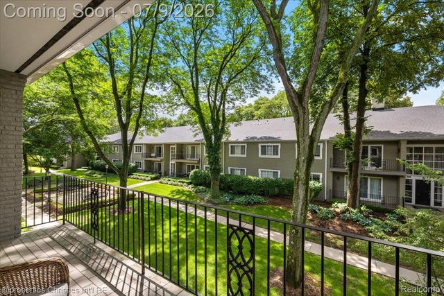 1113 N Old Woodward Avenue 34, Birmingham, MI 48009