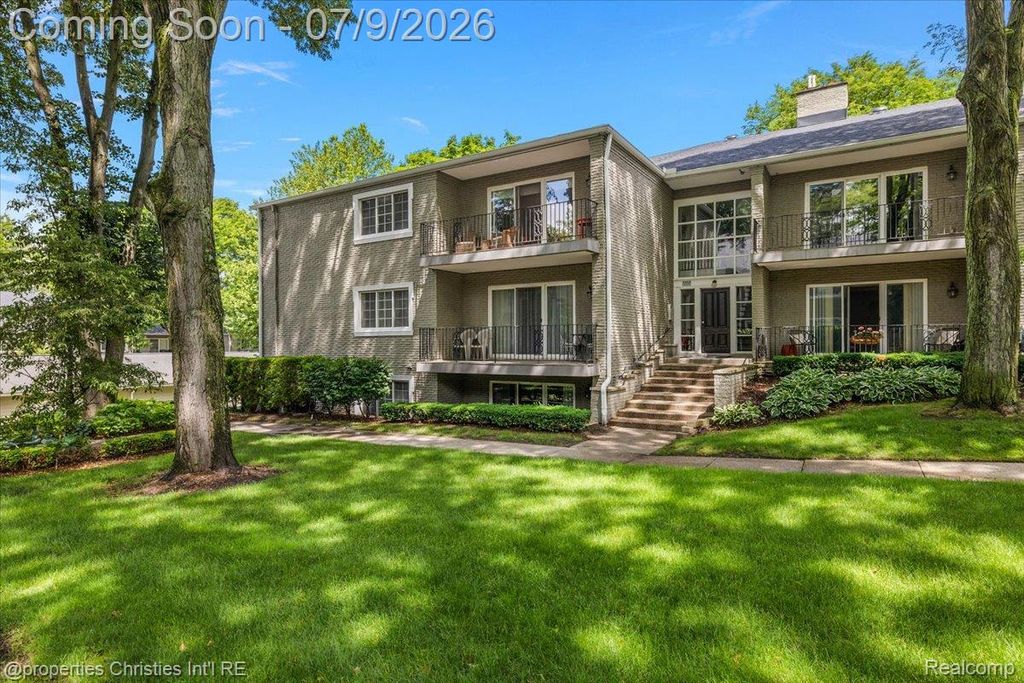 1113 N Old Woodward Avenue 34, Birmingham, MI 48009
