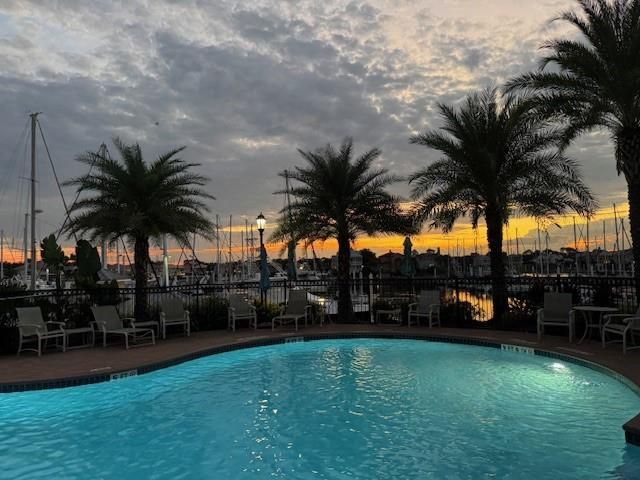 517 Mariners Drive, Kemah, TX 77565