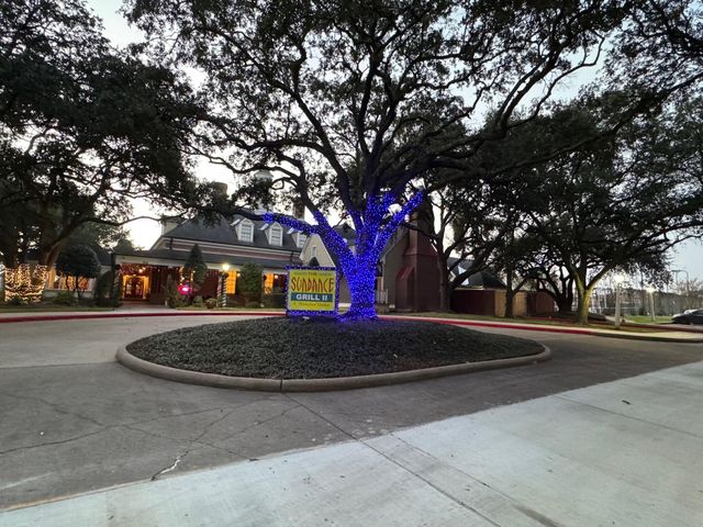 517 Mariners Drive, Kemah, TX 77565