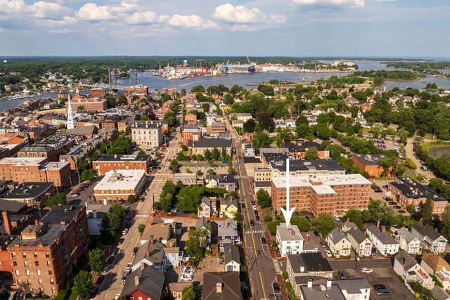 110 Court St Apt 4, Portsmouth, NH 03801