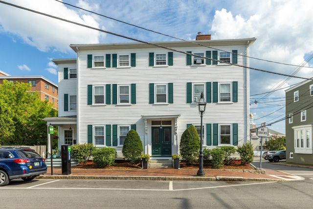 110 Court St Apt 4, Portsmouth, NH 03801