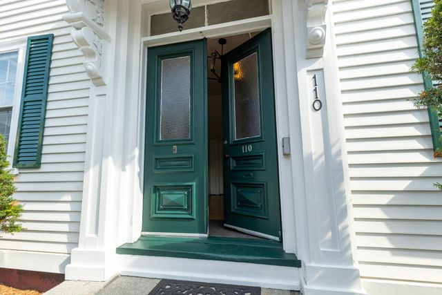 110 Court St Apt 4, Portsmouth, NH 03801