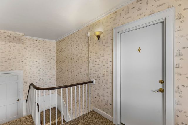 110 Court St Apt 4, Portsmouth, NH 03801