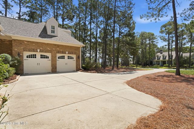 2 Augusta Drive, Southern Pines, NC 28387