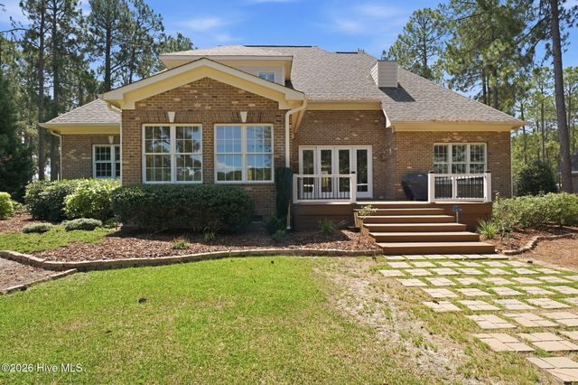 2 Augusta Drive, Southern Pines, NC 28387
