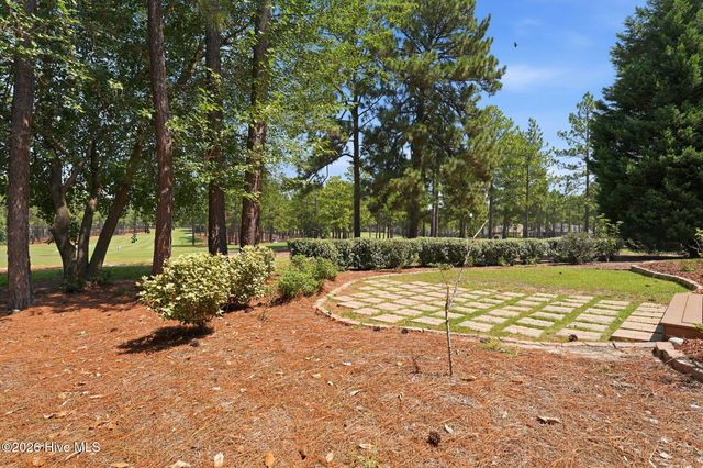 2 Augusta Drive, Southern Pines, NC 28387