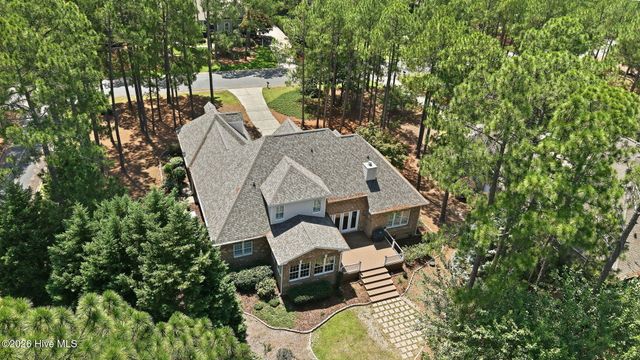 2 Augusta Drive, Southern Pines, NC 28387