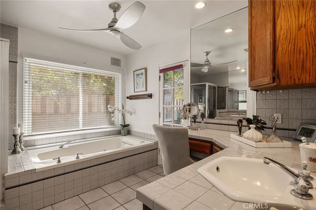 5841 Radford Avenue, Los Angeles, CA 91607