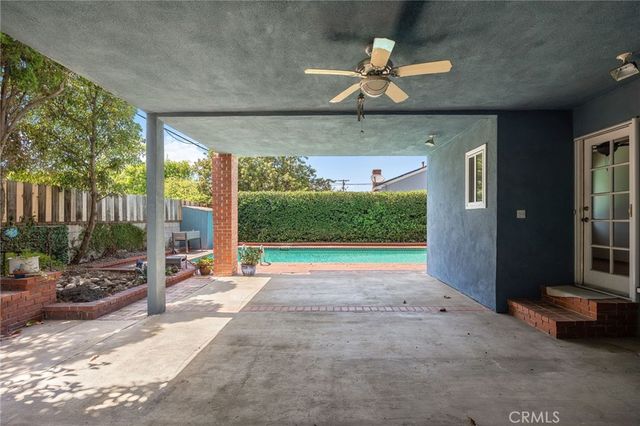 5841 Radford Avenue, Los Angeles, CA 91607