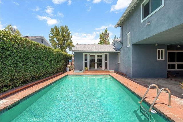 5841 Radford Avenue, Los Angeles, CA 91607