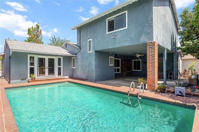 5841 Radford Avenue, Los Angeles, CA 91607