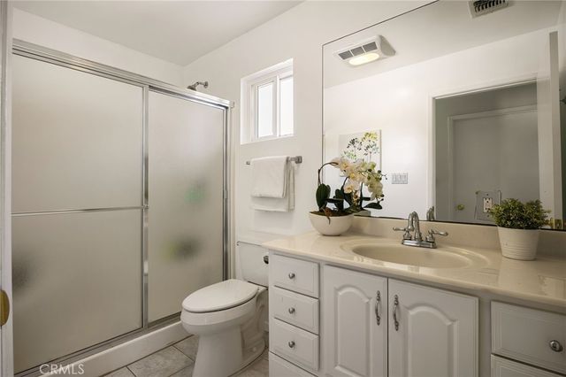 5841 Radford Avenue, Los Angeles, CA 91607