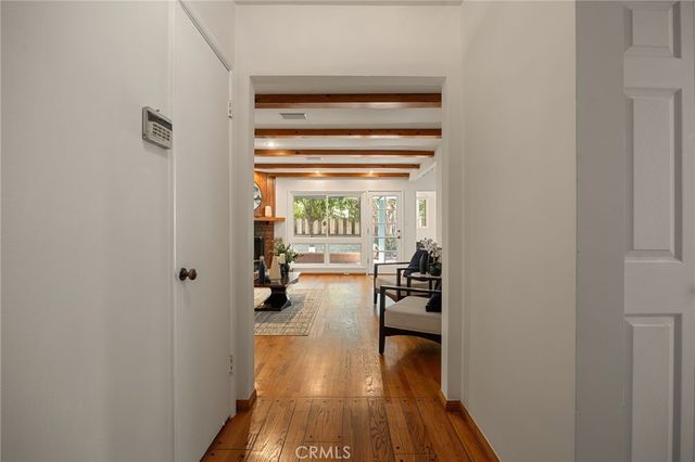 5841 Radford Avenue, Los Angeles, CA 91607