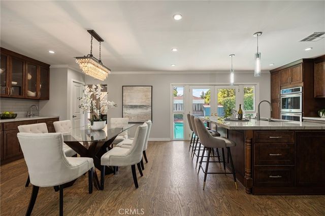 5841 Radford Avenue, Los Angeles, CA 91607