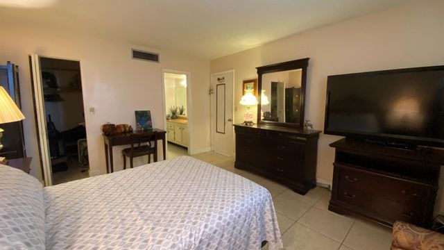 6051 NW 61st Avenue 211, Tamarac, FL 33319