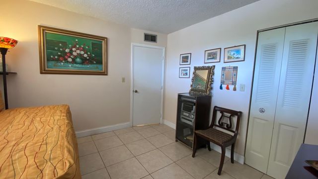 6051 NW 61st Avenue 211, Tamarac, FL 33319