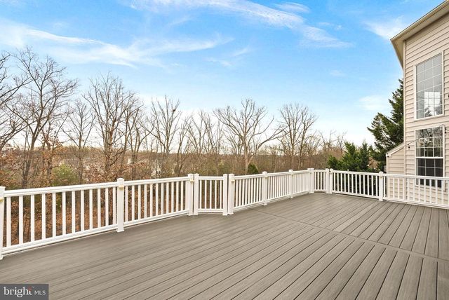 22558 FOREST RUN DR, Ashburn, VA 20148