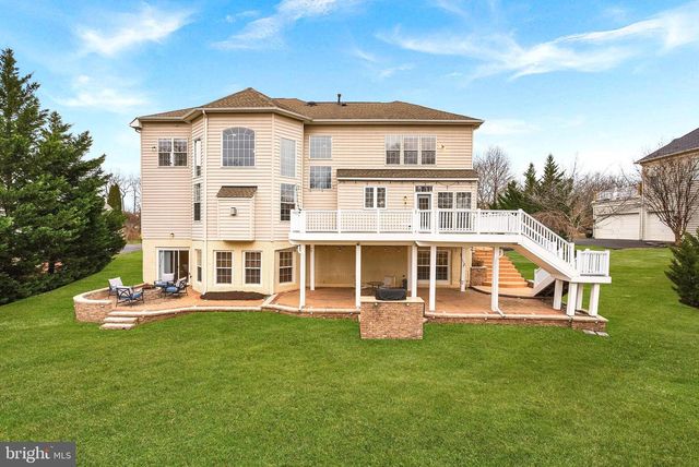 22558 FOREST RUN DR, Ashburn, VA 20148