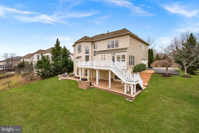 22558 FOREST RUN DR, Ashburn, VA 20148