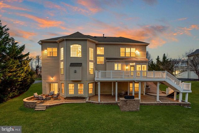 22558 FOREST RUN DR, Ashburn, VA 20148