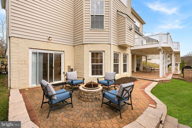 22558 FOREST RUN DR, Ashburn, VA 20148