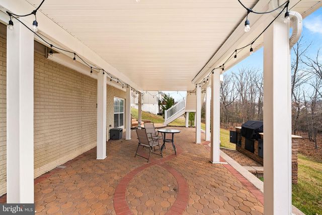 22558 FOREST RUN DR, Ashburn, VA 20148