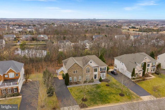 22558 FOREST RUN DR, Ashburn, VA 20148